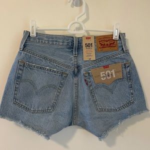 New Levi’s 501 high rise denim jean shorts 24